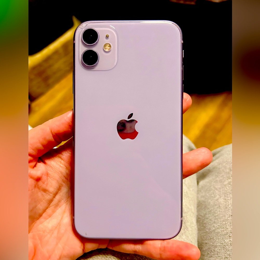 iPhone 11 purple AT&T 128 gb  in great condition comes with a case and charger